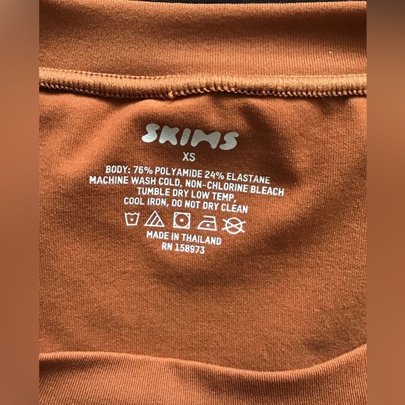 SKIMS Fits Everybody Crew Neck Long Sleeve Dress | Bronze - Picture 7 of 13